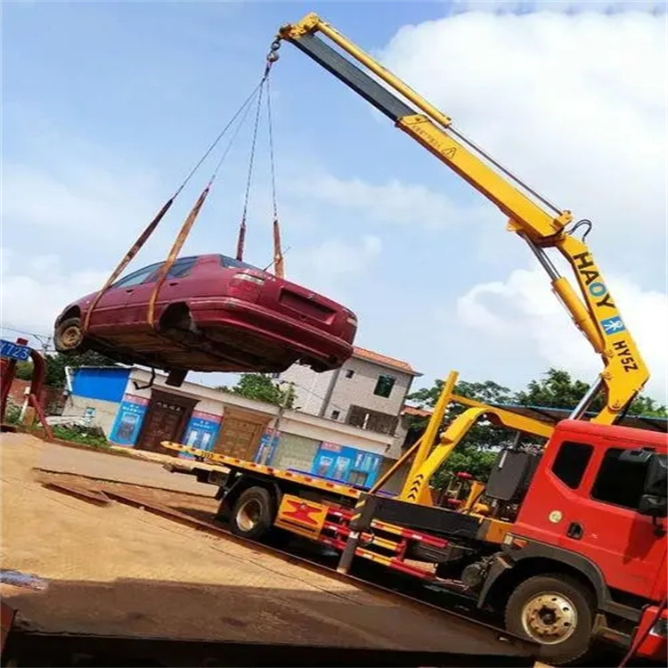 通城吊车救援小汽车怎么吊