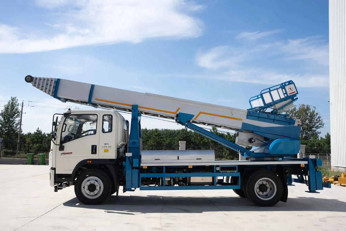 通城云梯上料车租赁费用